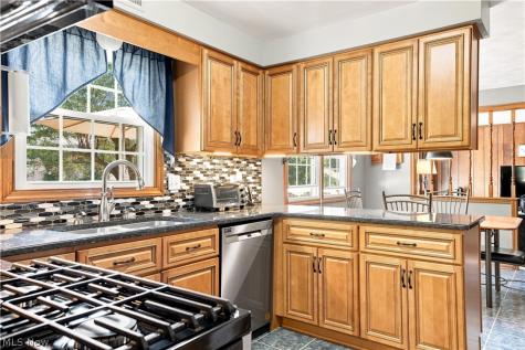 1364 Stonington Road NW North Canton OH 44720