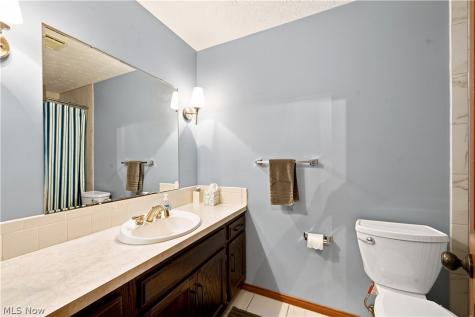 1364 Stonington Road NW North Canton OH 44720