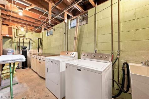 1364 Stonington Road NW North Canton OH 44720