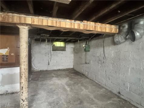 11321 Mount Overlook Avenue Cleveland OH 44104