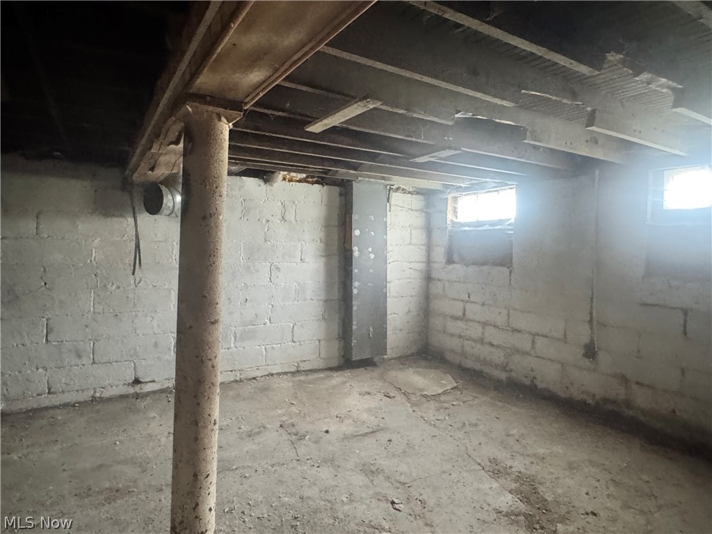 11321 Mount Overlook Avenue Cleveland OH 44104