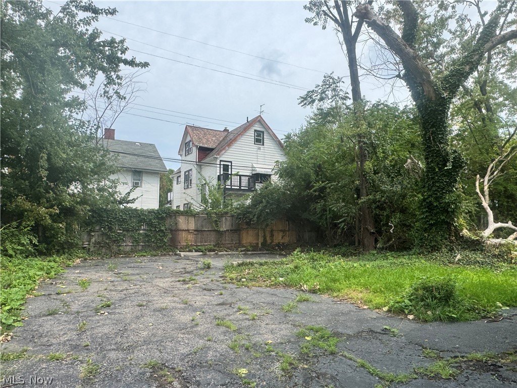 11321 Mount Overlook Avenue Cleveland OH 44104