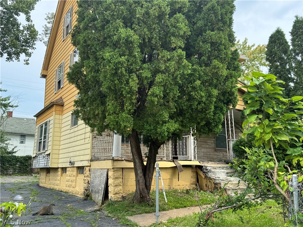 11321 Mount Overlook Avenue Cleveland OH 44104
