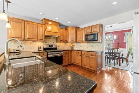 369 Amy Way Wadsworth OH 44281