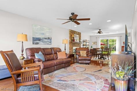 369 Amy Way Wadsworth OH 44281
