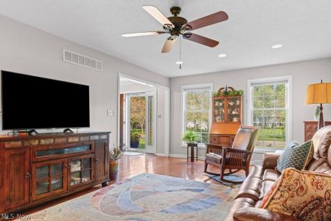 369 Amy Way Wadsworth OH 44281