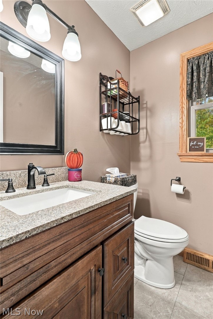 1907 Dogwood Square NE Bolivar OH 44612