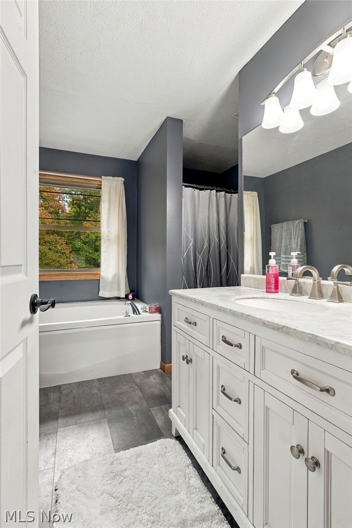 1907 Dogwood Square NE Bolivar OH 44612