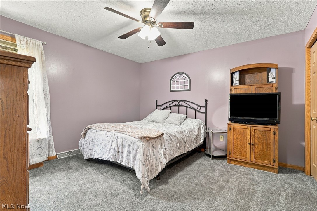1907 Dogwood Square NE Bolivar OH 44612
