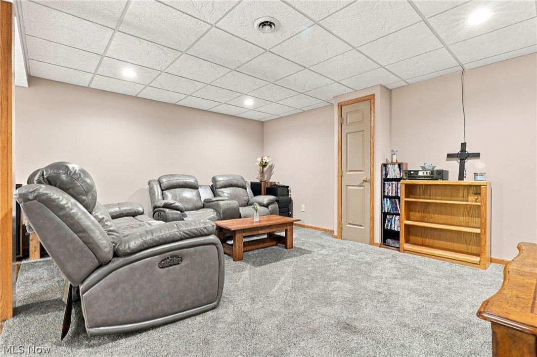 1907 Dogwood Square NE Bolivar OH 44612