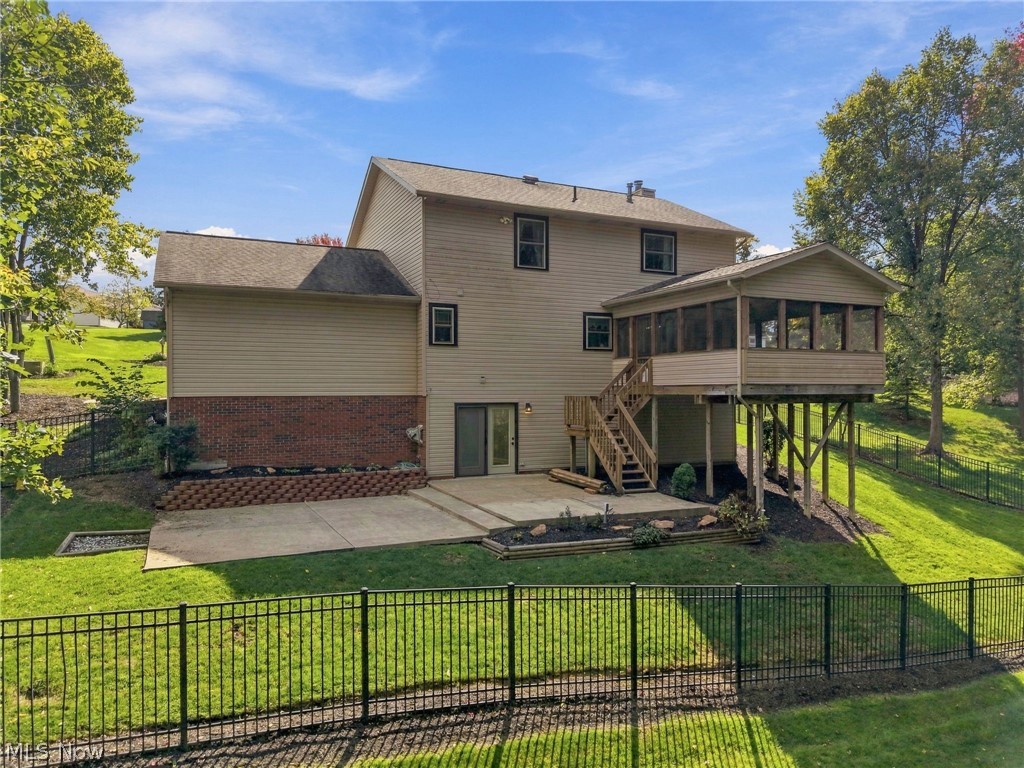 1907 Dogwood Square NE Bolivar OH 44612