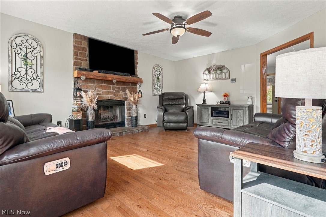 1907 Dogwood Square NE Bolivar OH 44612
