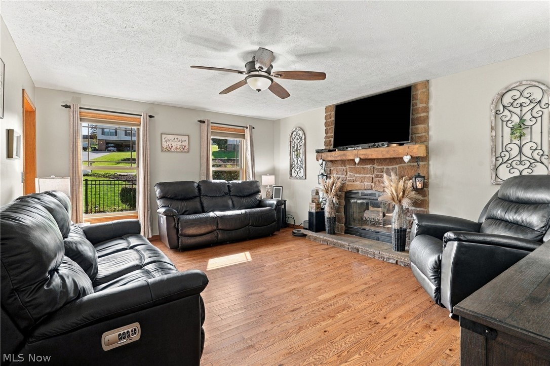 1907 Dogwood Square NE Bolivar OH 44612