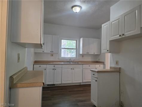 1705 E 84 Street Cleveland OH 44103