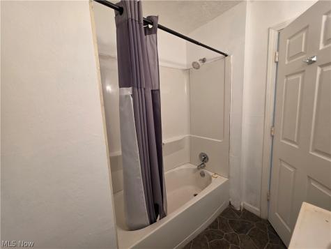 1705 E 84 Street Cleveland OH 44103