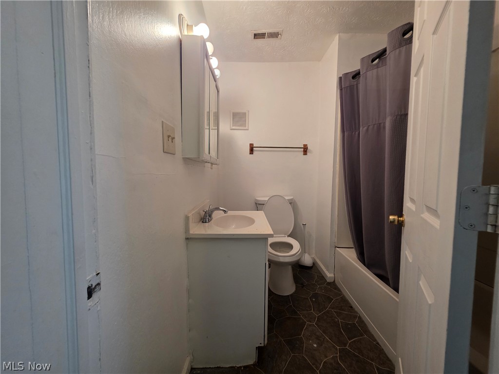 1705 E 84 Street Cleveland OH 44103