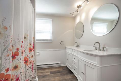 137 Valley Forge Circle Elyria OH 44035