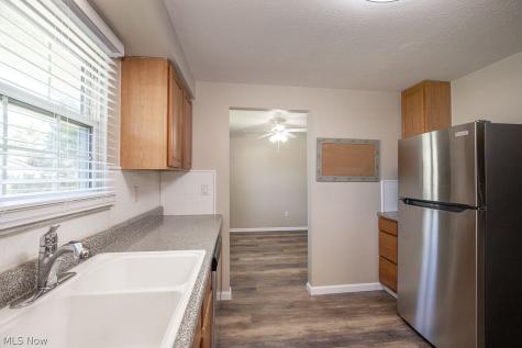 137 Valley Forge Circle Elyria OH 44035