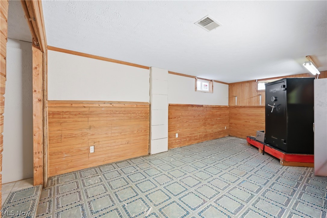 682 Burdie Drive Hubbard OH 44425