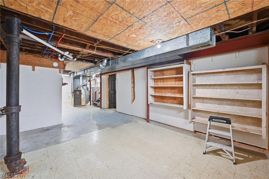 682 Burdie Drive Hubbard OH 44425