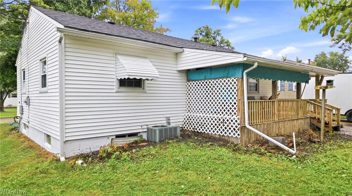 682 Burdie Drive Hubbard OH 44425