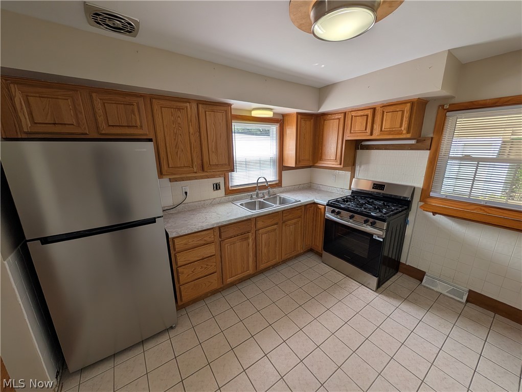682 Burdie Drive Hubbard OH 44425