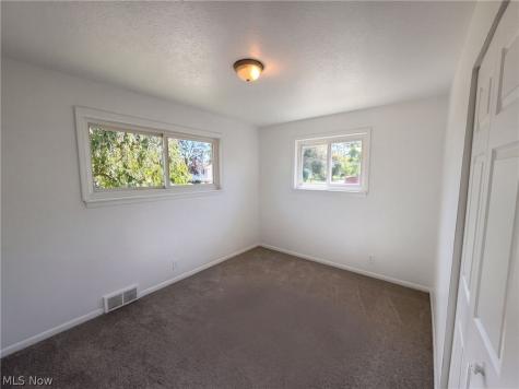 6076 Robert Drive Brook Park OH 44142