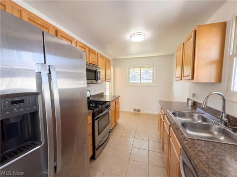 6076 Robert Drive Brook Park OH 44142