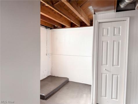 6076 Robert Drive Brook Park OH 44142