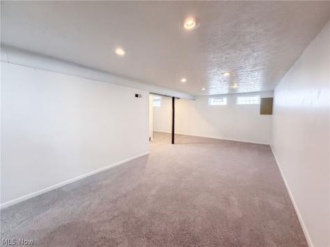 6076 Robert Drive Brook Park OH 44142
