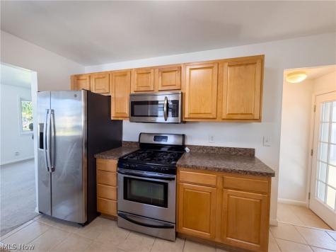 6076 Robert Drive Brook Park OH 44142