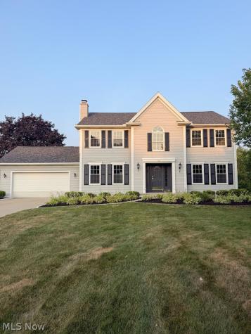 73 Lakecrest Boulevard Hinckley OH 44233
