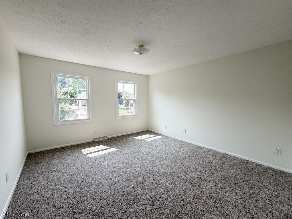 73 Lakecrest Boulevard Hinckley OH 44233