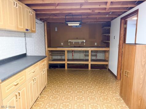 73 Lakecrest Boulevard Hinckley OH 44233