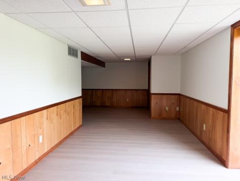 73 Lakecrest Boulevard Hinckley OH 44233