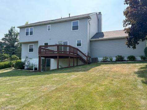 73 Lakecrest Boulevard Hinckley OH 44233