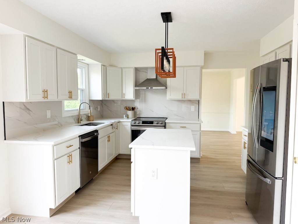 73 Lakecrest Boulevard Hinckley OH 44233