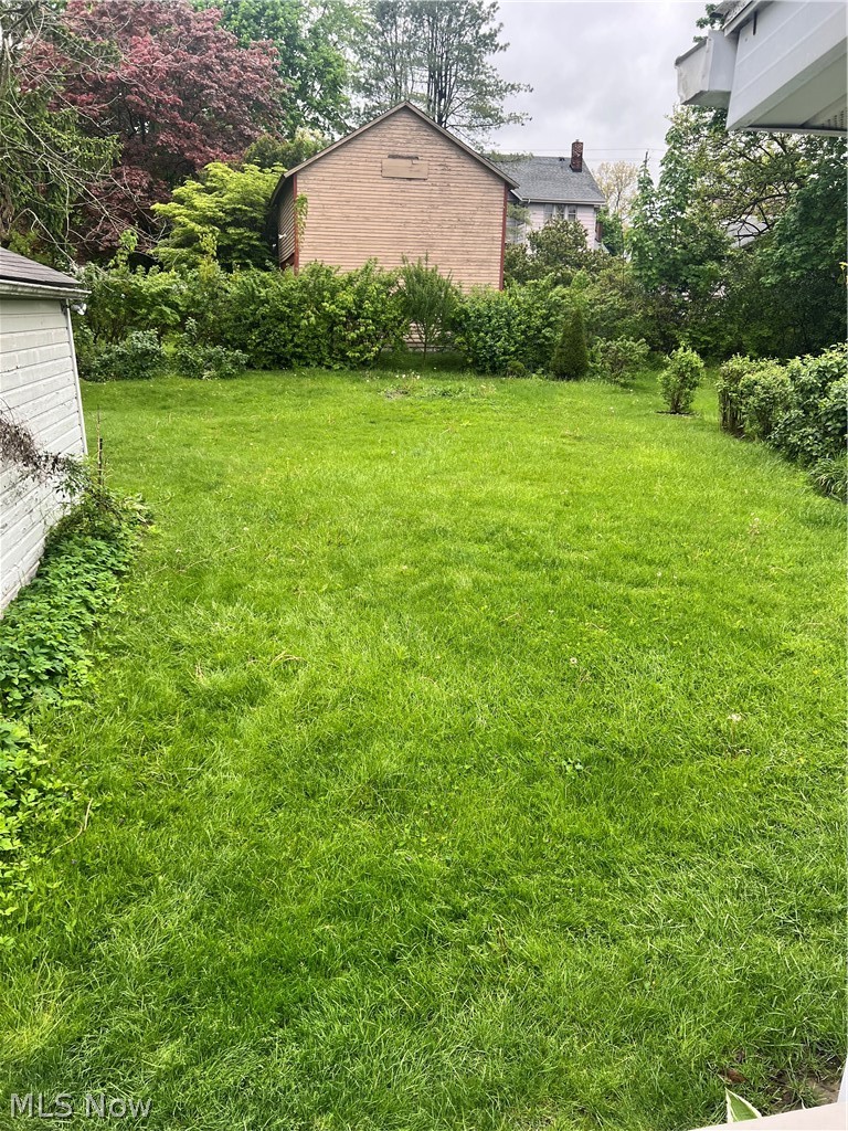 416 Joan Avenue Girard OH 44420