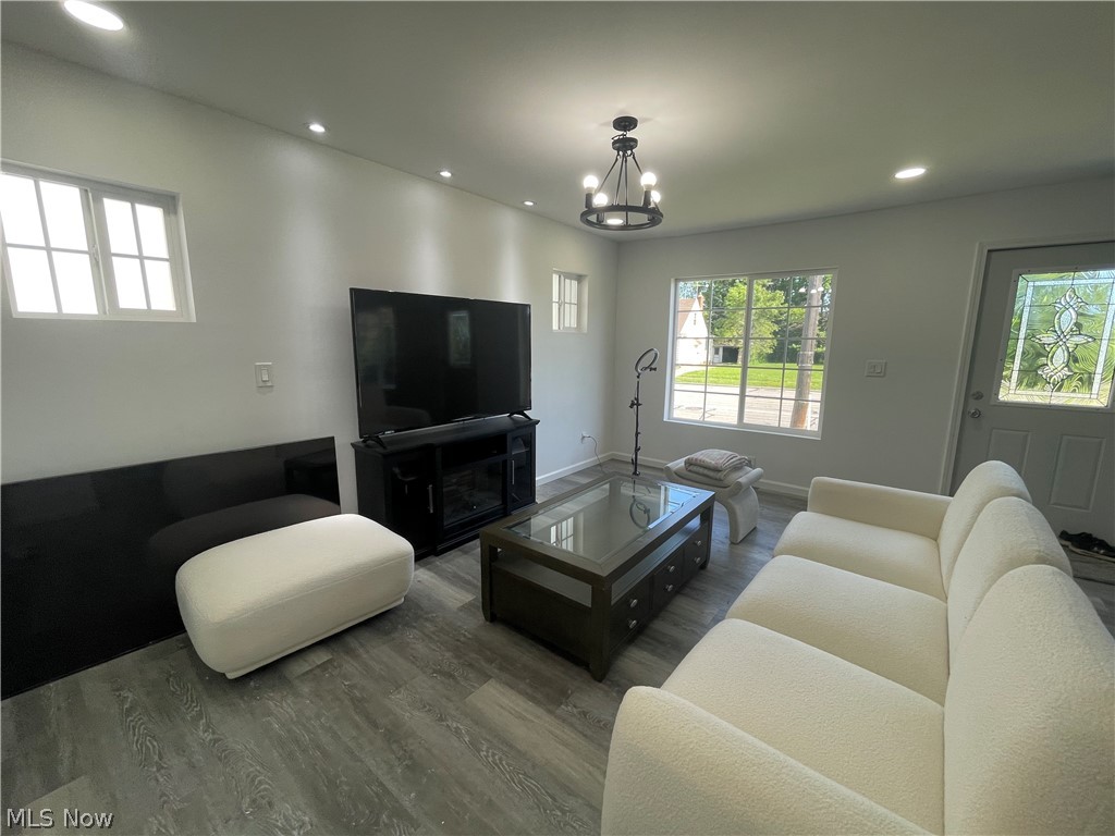 7915 Snow Road Parma OH 44129
