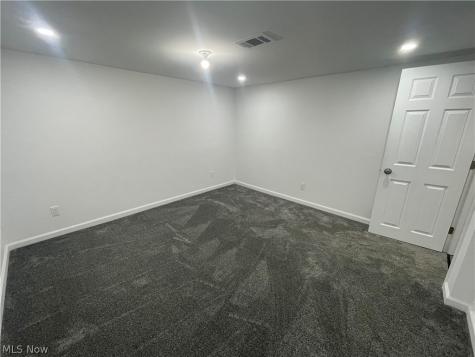 7915 Snow Road Parma OH 44129
