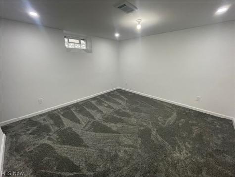 7915 Snow Road Parma OH 44129