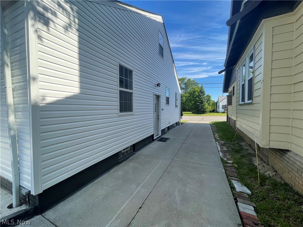 7915 Snow Road Parma OH 44129