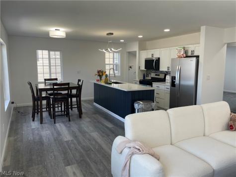 7915 Snow Road Parma OH 44129