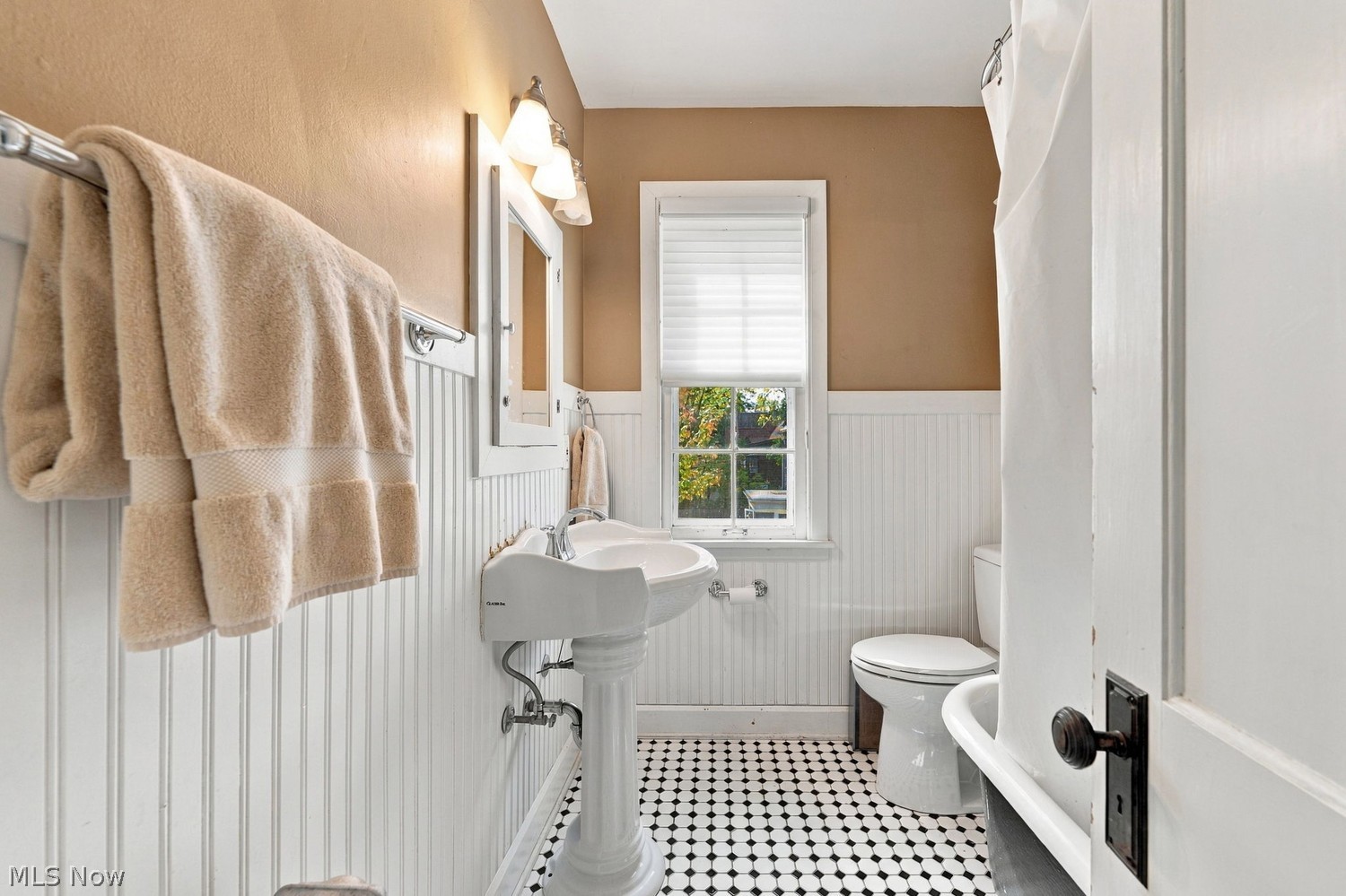 2867 Torrington Road Shaker Heights OH 44122