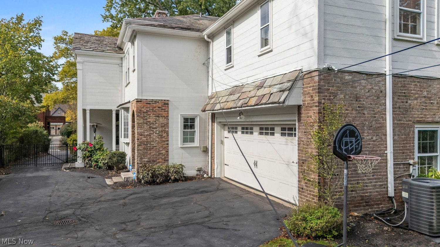 2867 Torrington Road Shaker Heights OH 44122