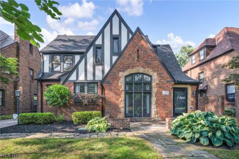 2717 Derbyshire Road Cleveland Heights OH 44106