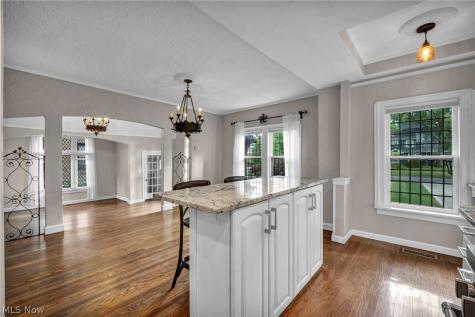 2717 Derbyshire Road Cleveland Heights OH 44106