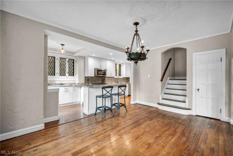 2717 Derbyshire Road Cleveland Heights OH 44106