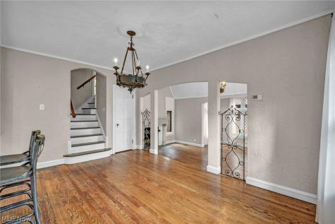 2717 Derbyshire Road Cleveland Heights OH 44106