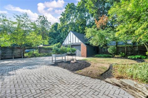 2717 Derbyshire Road Cleveland Heights OH 44106